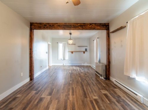 412 E. 4th_ (15)