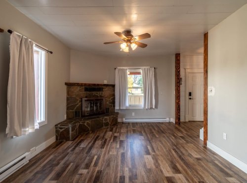 412 E. 4th_ (17)