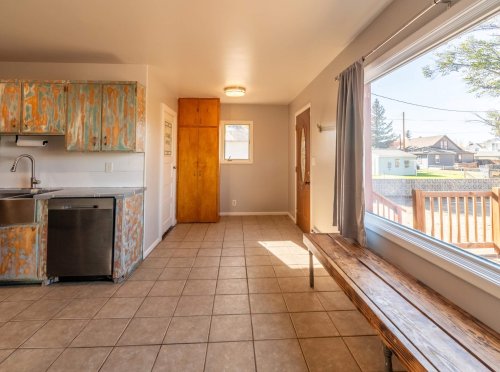 412 E. 4th_ (26)
