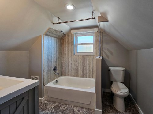 412 E. 4th_ (43)